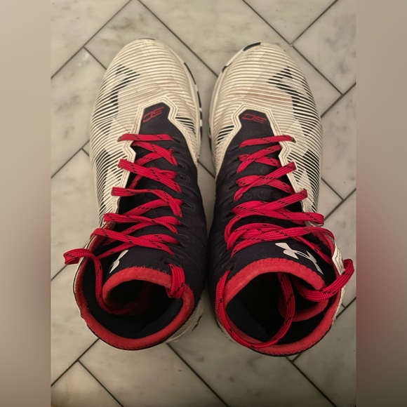 Under Armour 3C Size 6 basketball kicks - Picture 5 of 6